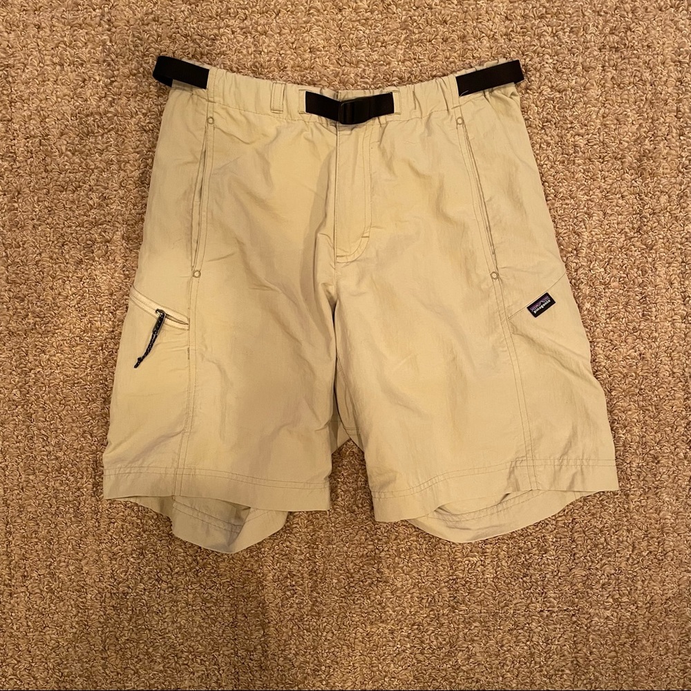 Patagonia Mens S shorts tan